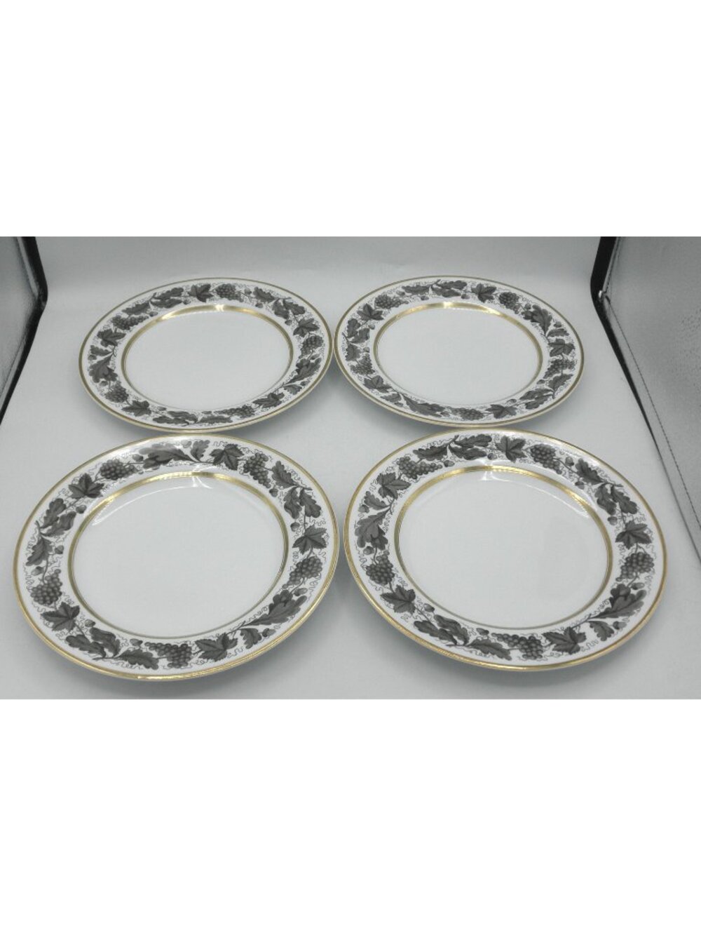 Kent Grey by Tiffany 9 Inch Luncheon Plates Set of 4 Spode Pattern Code TICKENGR